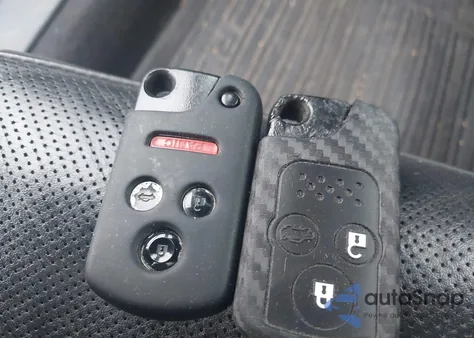 2005 Acura Rl 3.5 from USA, damaged, VIN JH4KB16565C011343